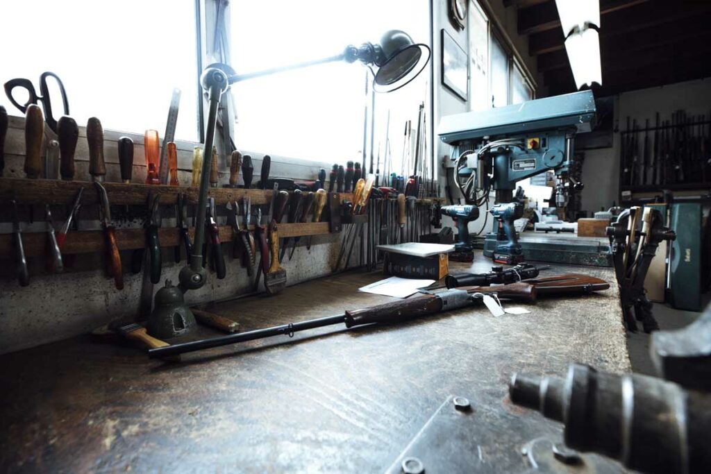 Atelier de réparation d'arme de l'armurerie Chappaz